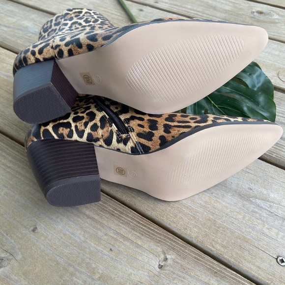 Lulus Classic Leopard Print Pointed Ankle Booties - Picture 13 of 14